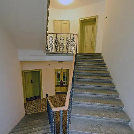 Apartment Biskupska *