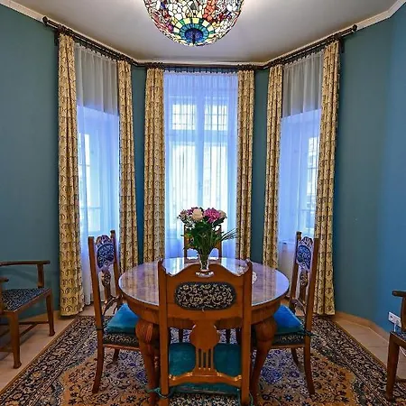 Apartment Biskupska *